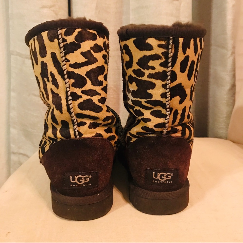 UGG AUSTRALIA Classic Short Exotic Leopard Boot